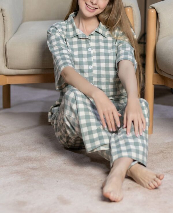 Women’s pajamas ”Green checks“