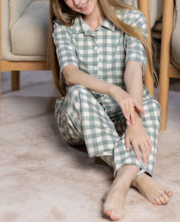 Women’s pajamas ”Green checks“