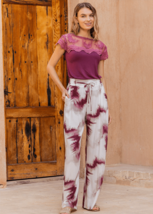 بيجامة دانتيل ع الصدر والكتف