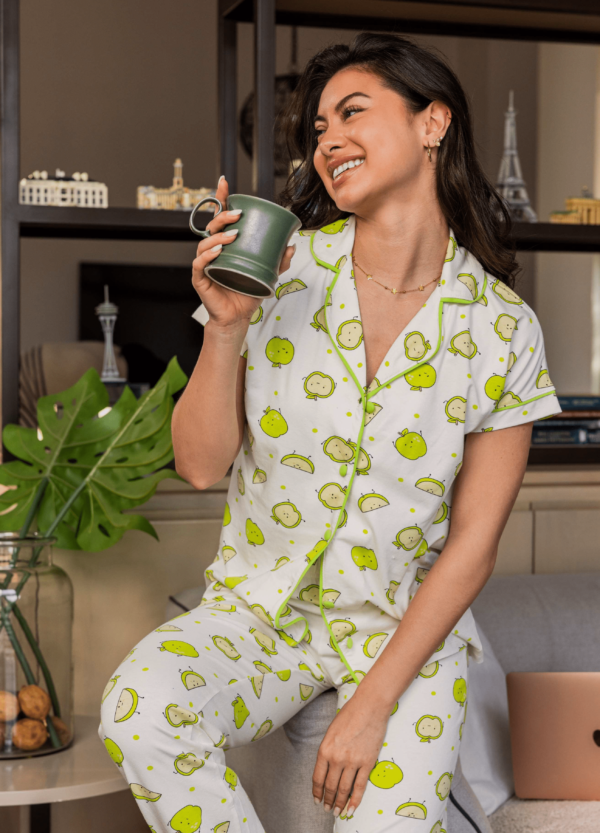 Green Apple 🍏 بيجامة زراير